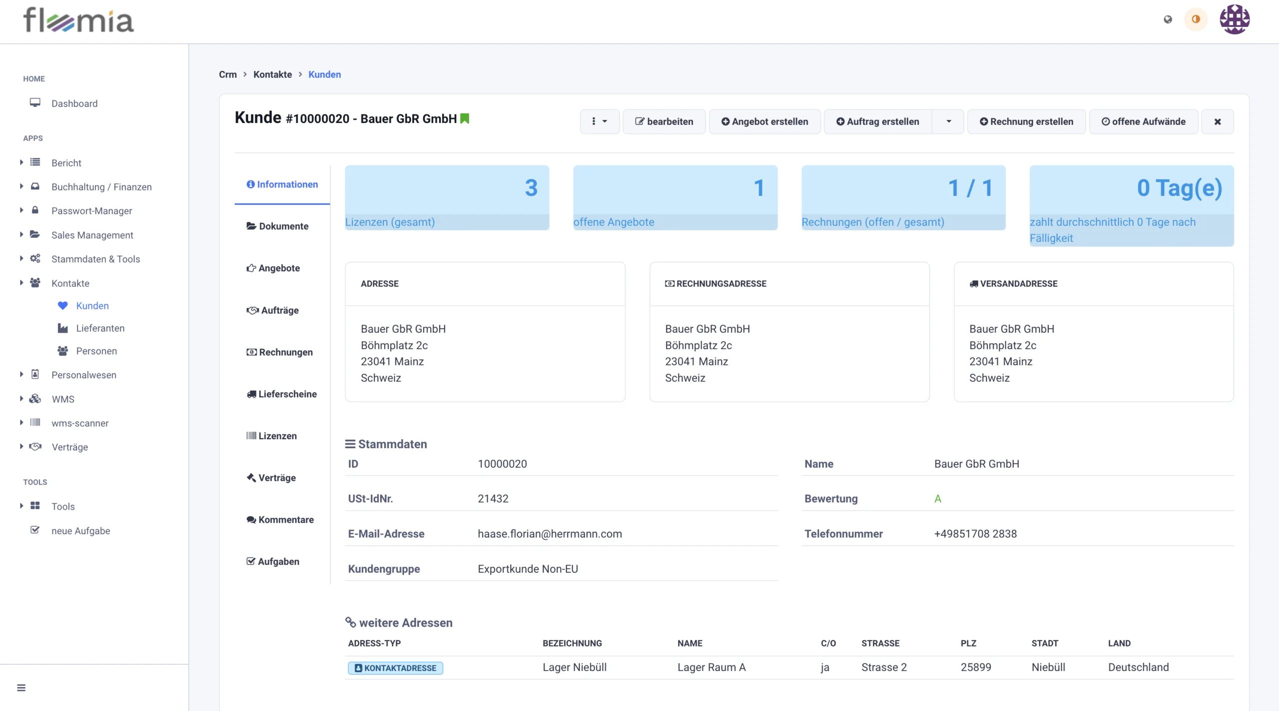 Floomia CRM: Kundenakte mit Kontaktdaten und offenen Vorgängen